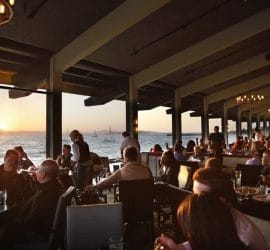Restaurant Chain Announces Bankruptcy, Says Minimum Wage Hikes to Blame